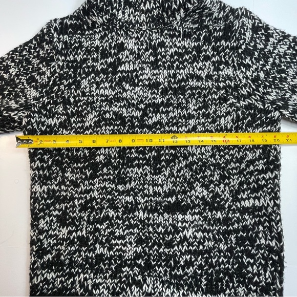 BANANA REPUBLIC Women's HEAVY Black White Turtleneck Wool Blend Sweater Size Med - Picture 6 of 7